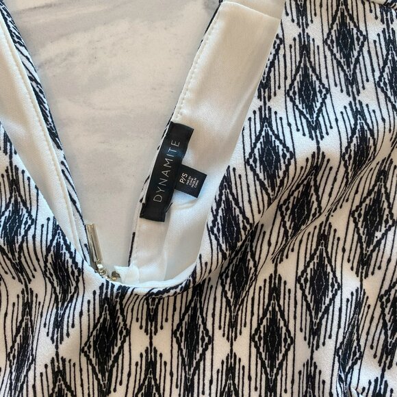 Dynamite - Sleeveless, Crop, Zip Back, Black & White, Top, Size S - Picture 6 of 8